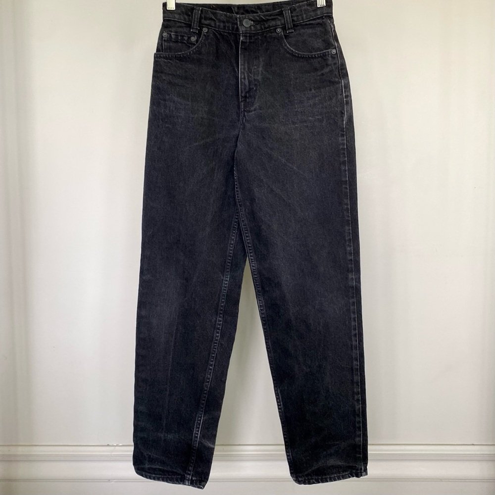Vintage Levi’s 535 high-waisted black jeans. 🖤 - Picture 2 of 5